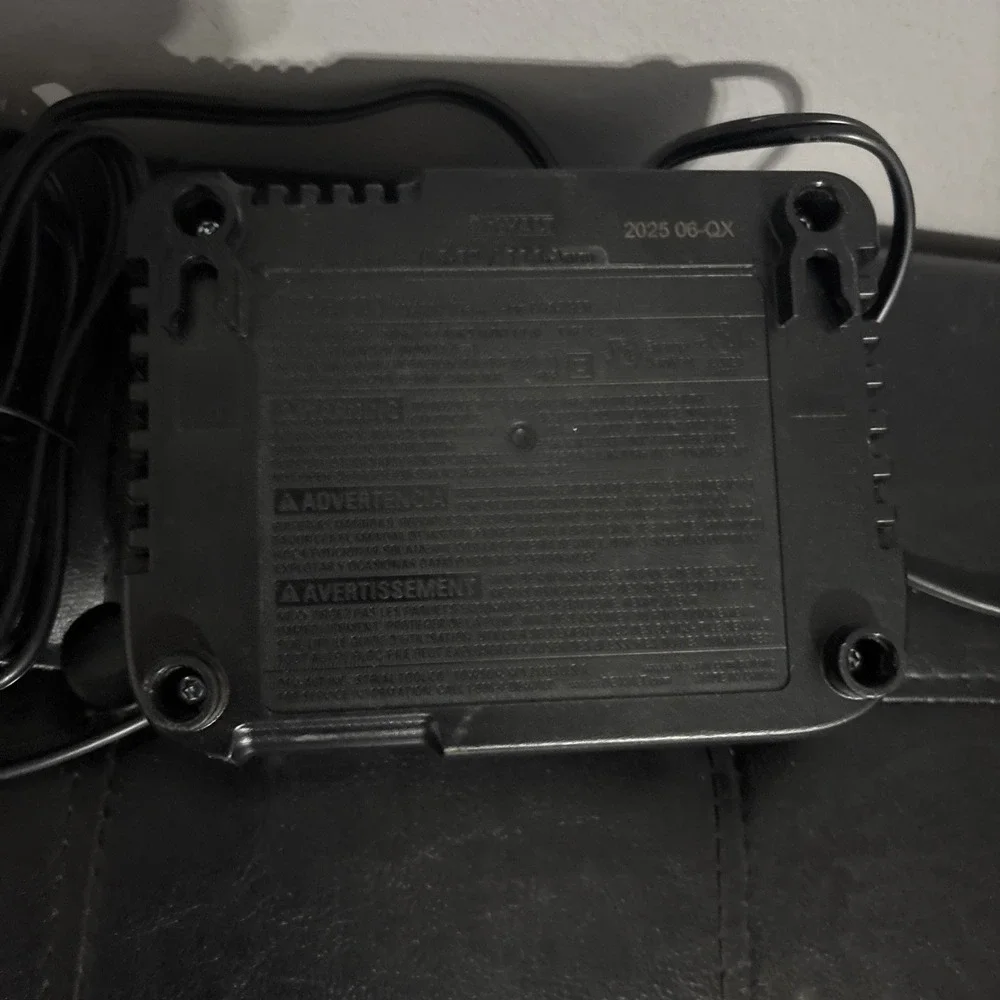 DeWalt Genuine OEM 12V/ 20V Battery Charger Model DCB1104